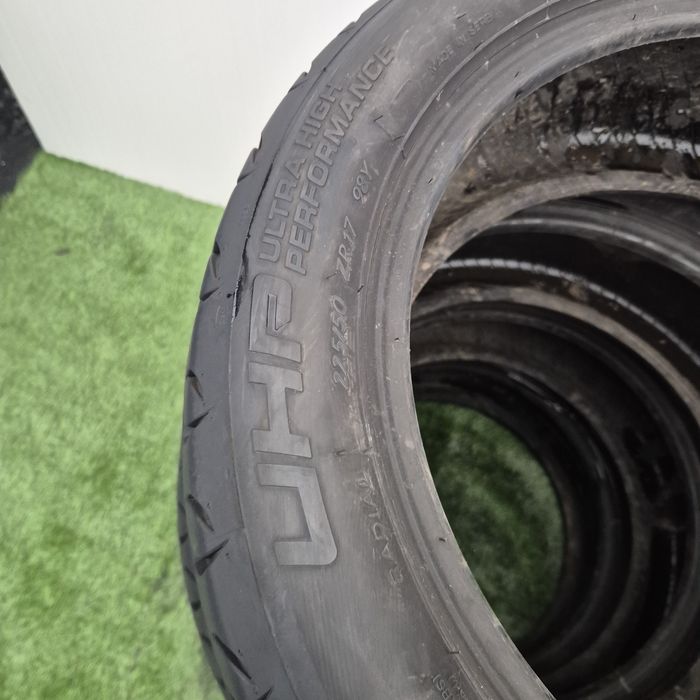 225 50 17  Sebring vara