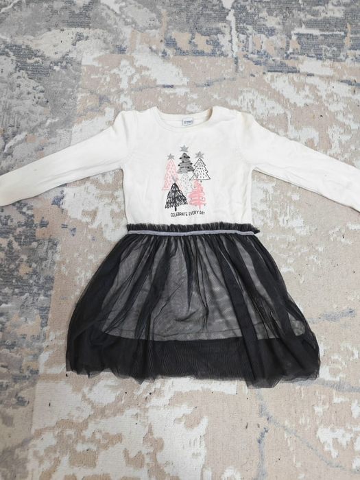 Хорошая одежда отдам даром