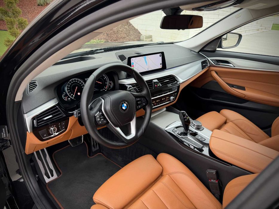 BMW Seria 5 520d /X DRIVE / Harman Kardon / Keyless / Navi 4K