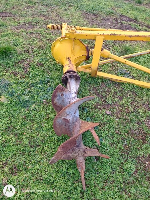 Свредел Ямкокопател за  навес на трактор с кардан