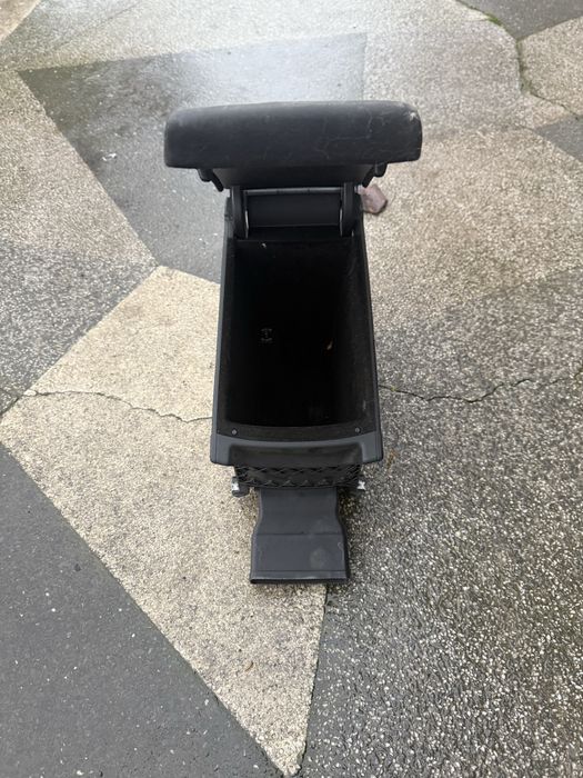 Подлакътник VW passat b6 cc 3c0864207m