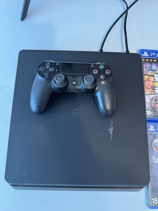 PlayStation 4 slim +1 геймпад + 6 игр