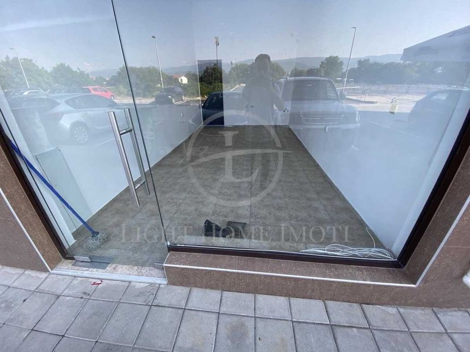 Реф. 4052 Партерно Помещение / Южен