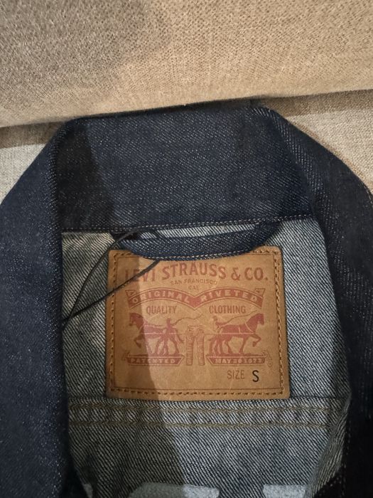 Чисто ново яке Levis s размер
