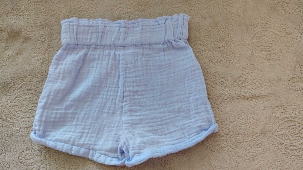 Къси панталони за момиче в небесно син цвят