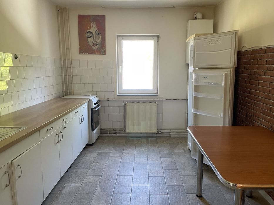 Apartament cu 3 camere decomandat de inchiriat ,Zona Iulius Mall pe strada Dunarii