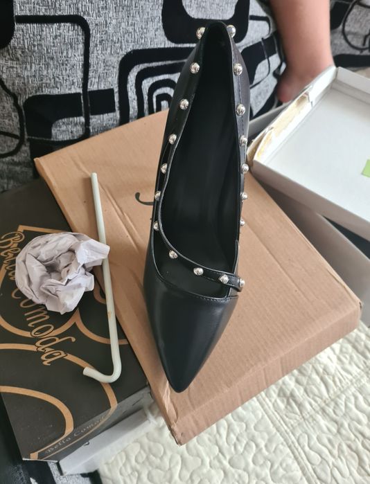Pantofi noi nr. 40