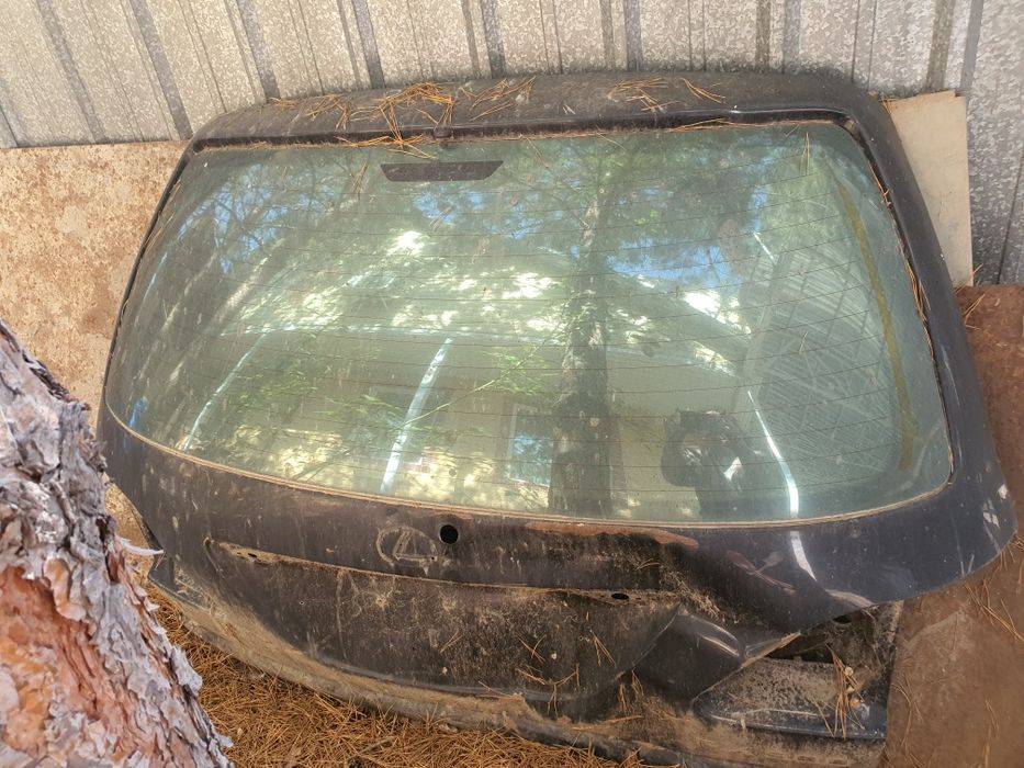 Бампер задний и стекло Lexus rx300