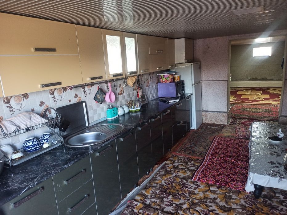 Oʻrta Chirchiq tumani Aranshi MFI da ui sotiladi