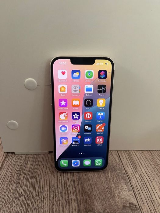 Продам Айфон 13 128