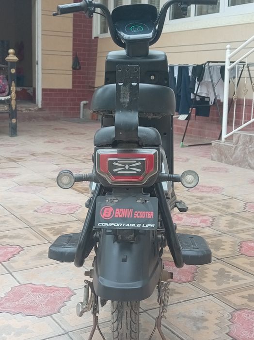 Skuter yaxshi holatda.