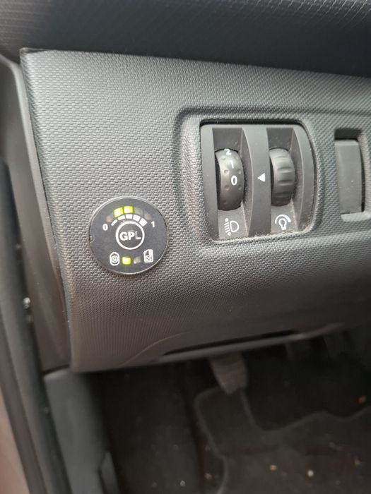 Renault Clio 1.2+GPL de fabrica