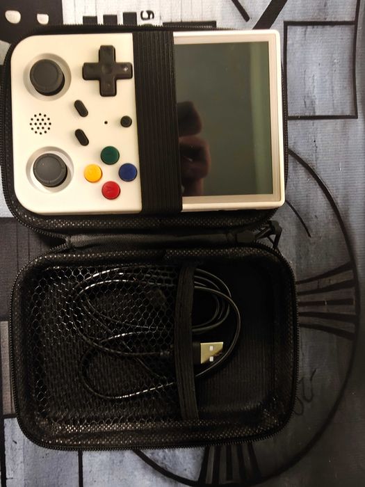 Anbernic RG353V приставка на Linux/Android эмулирует вплоть до PSP