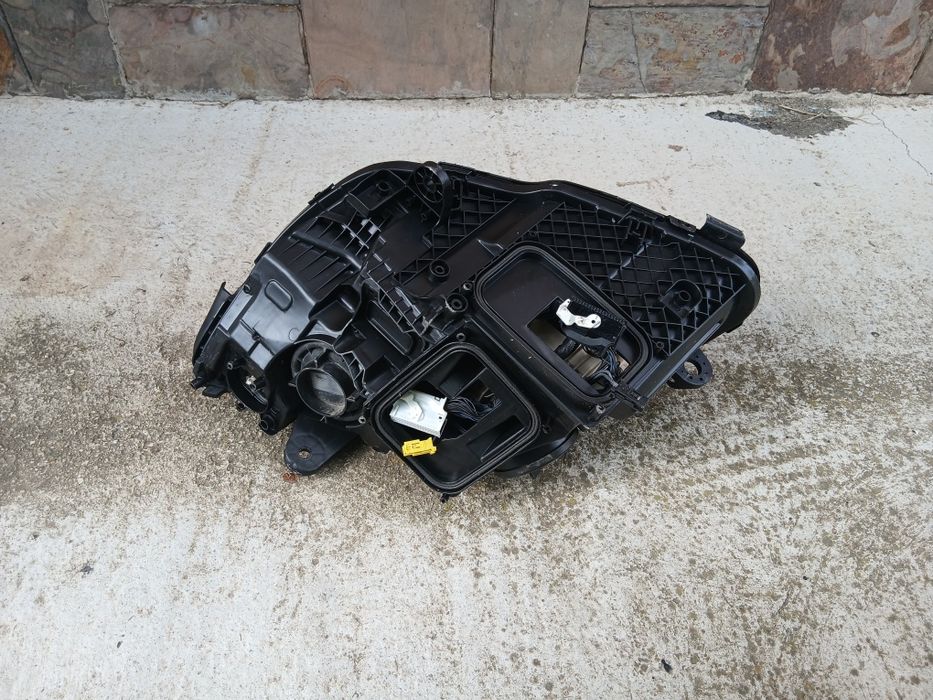 Десен фар mercedes c klas w205 lift