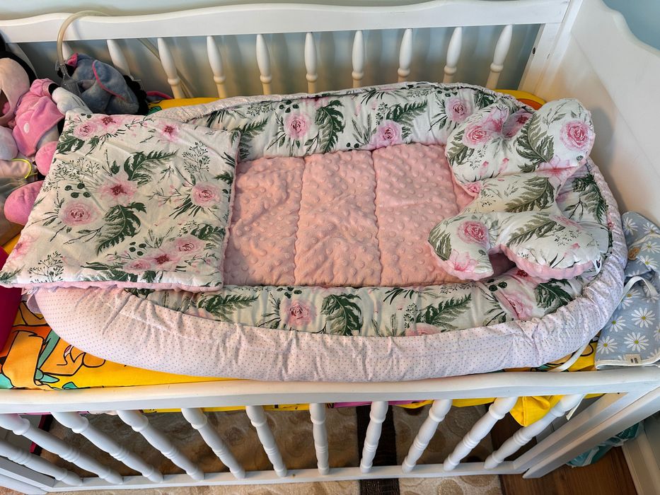 Babynest fetița