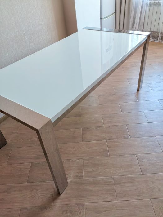 Продам стол в отличном состоянии