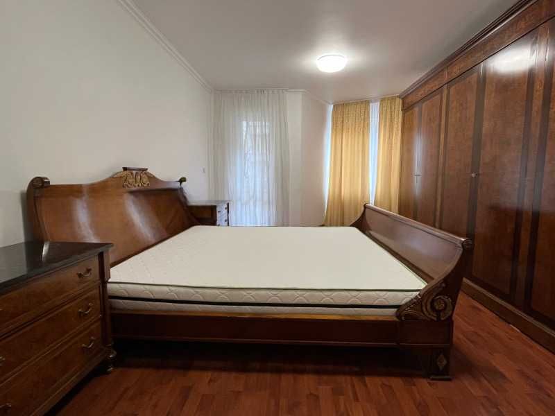 Дава се под наем Тристаен апартамент в София, Стрелбище - 120 кв.м за 816 € - Снимка #3