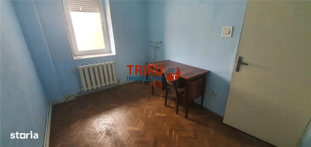 Apartament cu 4 camere de vanzare zona Centru