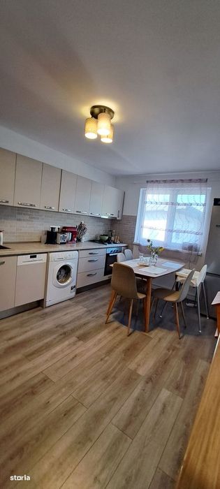 Casa, 3 camere, 2 bai, 575mp teren, centrul Tautii-Magheraus