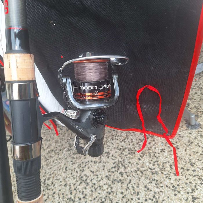 Коплект 2 броя въдици Осако 3.5 либри и 2 броя макара Делфин