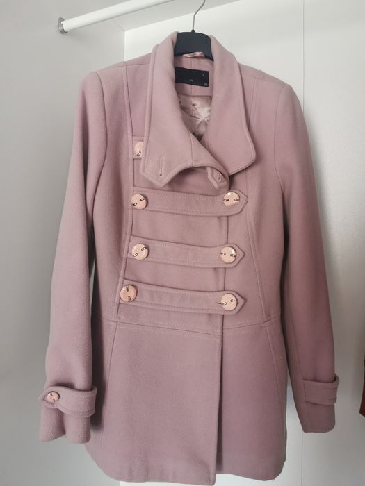 Vând palton de iarna scurt 80 % lână, 20 % cashmere