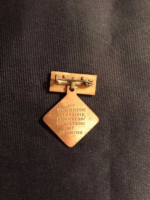 Продам значок времён СССР