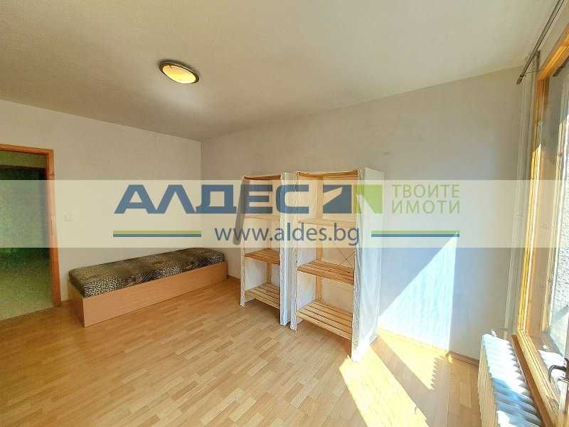 Дава се под наем Тристаен апартамент в София, Лозенец - 73 кв.м за 450 € - Снимка #2