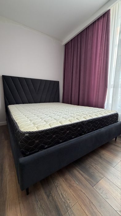 Кровать с матрасом 160:200см