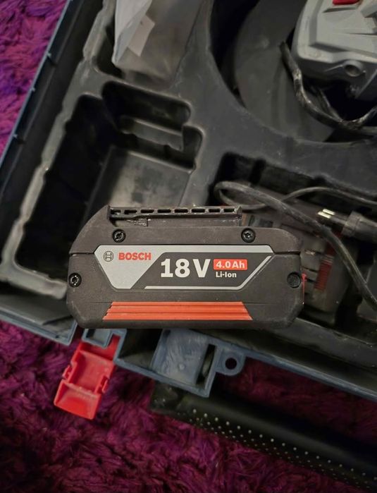 Vând polizor unghiular Bosch Professionals GWS 180