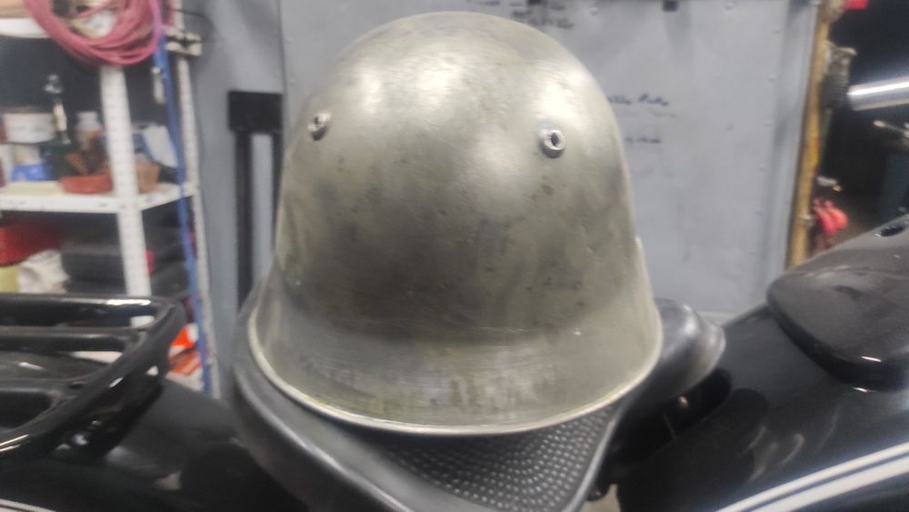 Каска мисля че е Щвеицарска