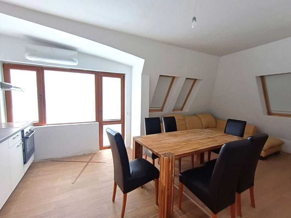 Дава се под наем Тристаен апартамент в Велико Търново, Център - 83 кв.м за 510 € - Снимка #1