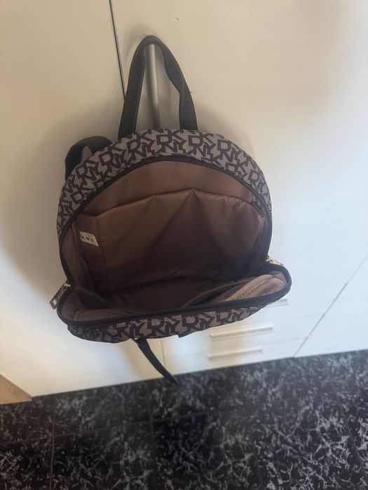 Оригинална раница DKNY
