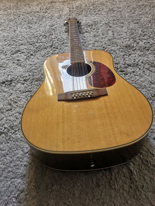 Гитара акустическая