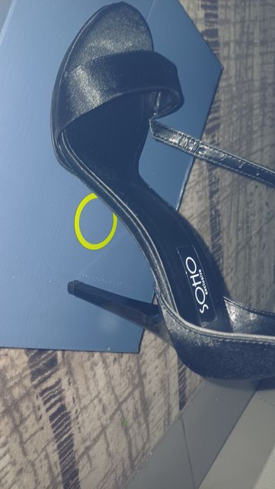 Обувки на Висок Ток