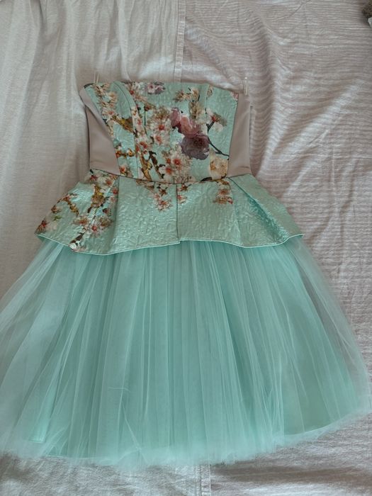 Rochie din tiul marimea S