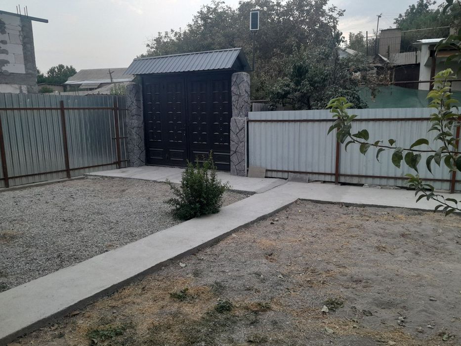 Уй сотилади 500 када