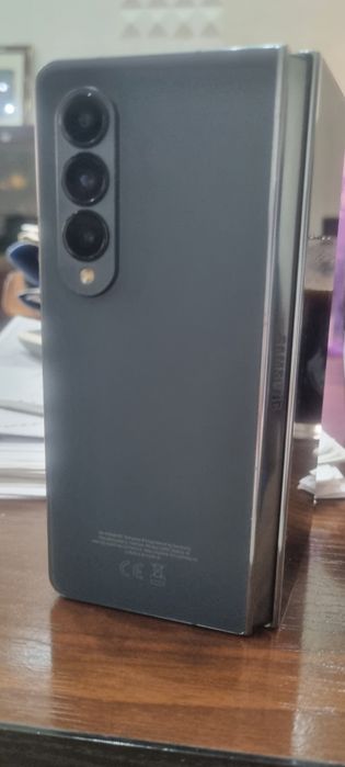 Продам в идеальном состоянии. С коробкой.Samsung galaxy z fold 4 5g
12