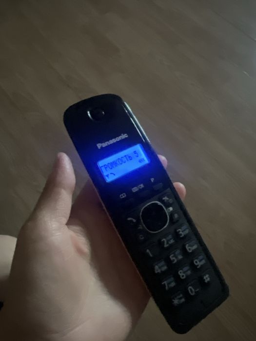 Продам телефон.           .