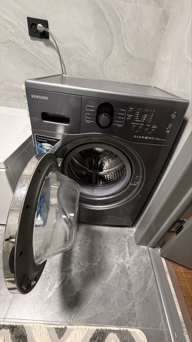 Стиральная машина марки Samsung