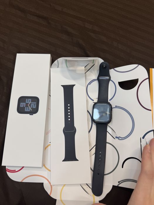 Продам часы apple watch SE 2gen с гарантией