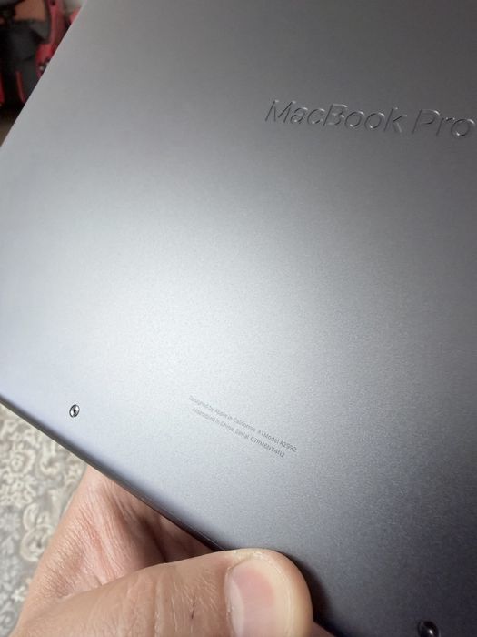 Macbook Pro M3 / 18гб / 512гб