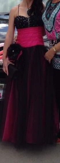 Бална      рокля