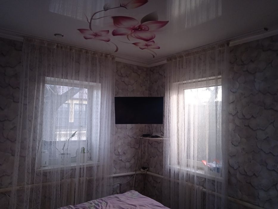 Продам дом. Бревенчатые.в рабочем поселке