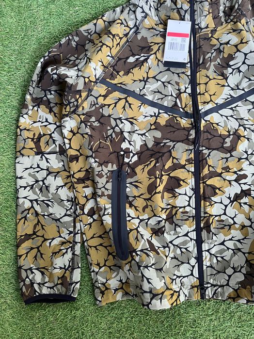 Мъжко горнище : Nike Tech Woven Full-Zip Windrunner Olive Flak and Black L