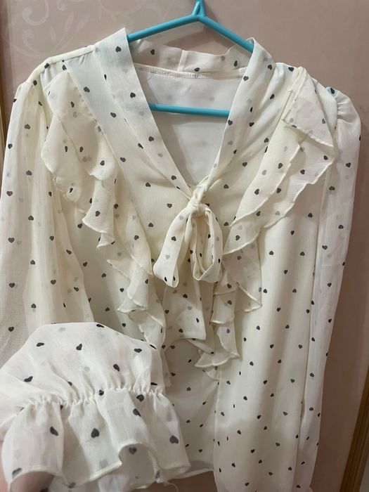 Блузка с сердечками