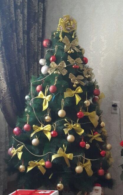 Ёлка с игрушками