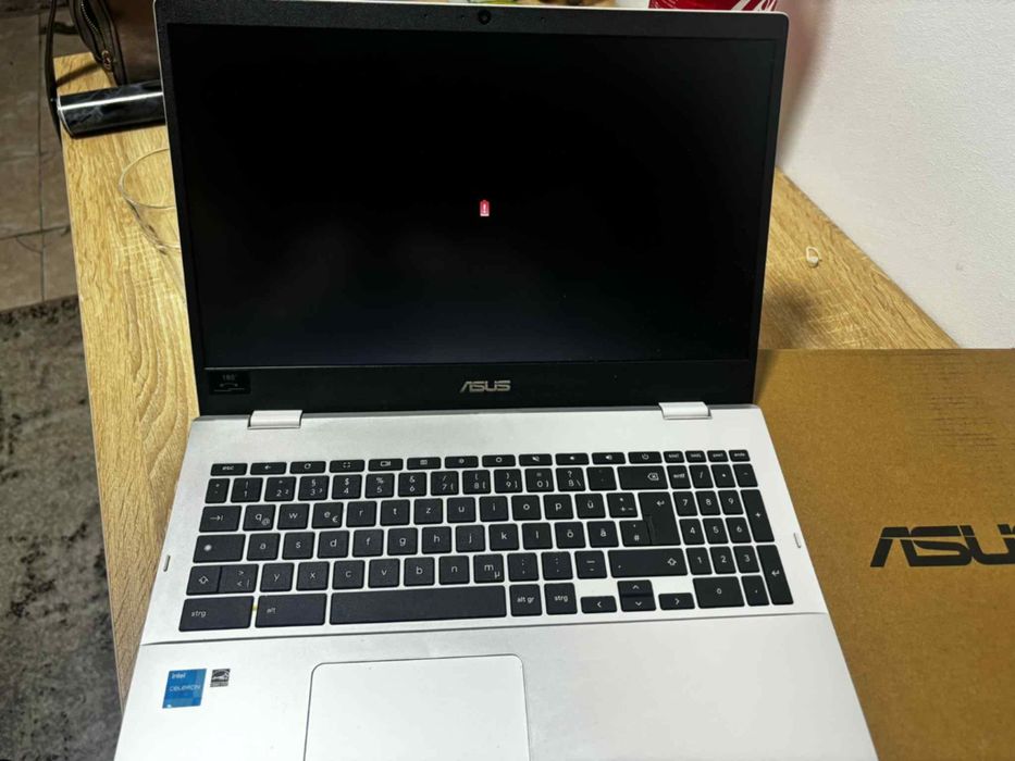 Vând leptop Asus nou chromebook c1500