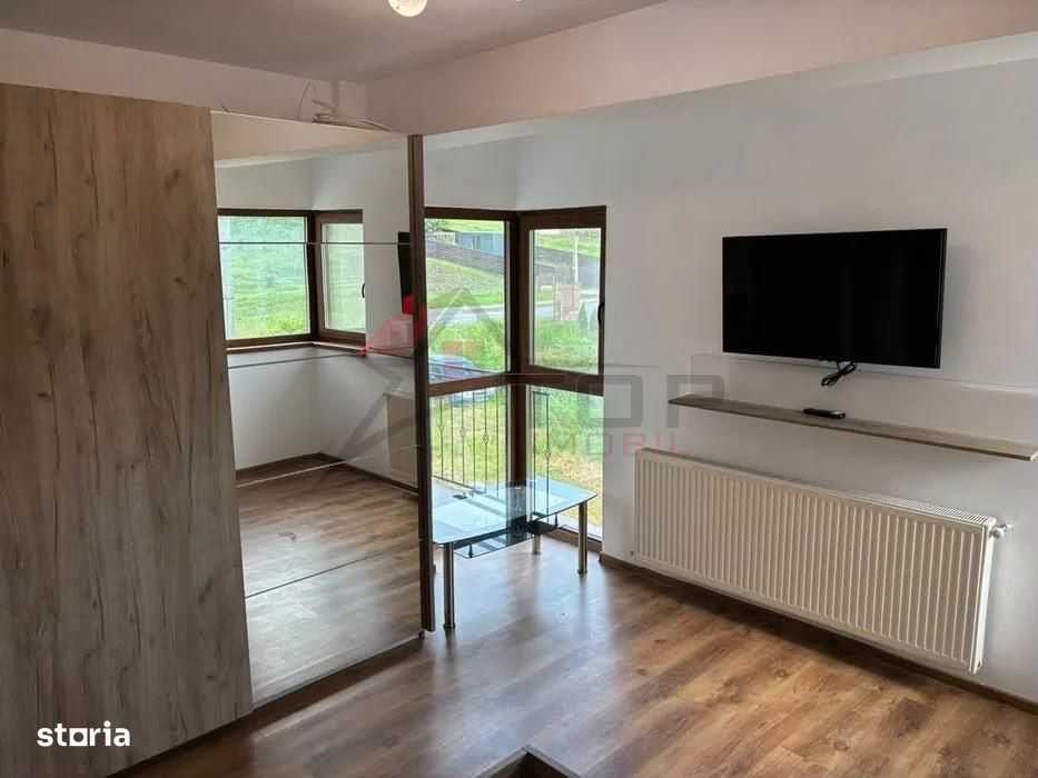 Apartament cu 2 camere decomandat, parcare, 2 boxe, etajul 1 - Rediu