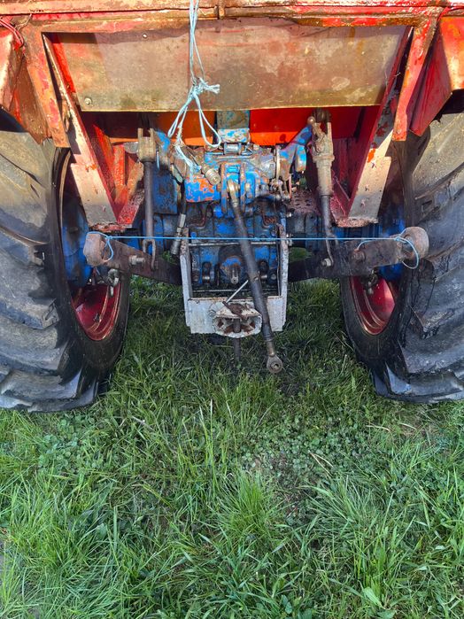 Vând tractor 445