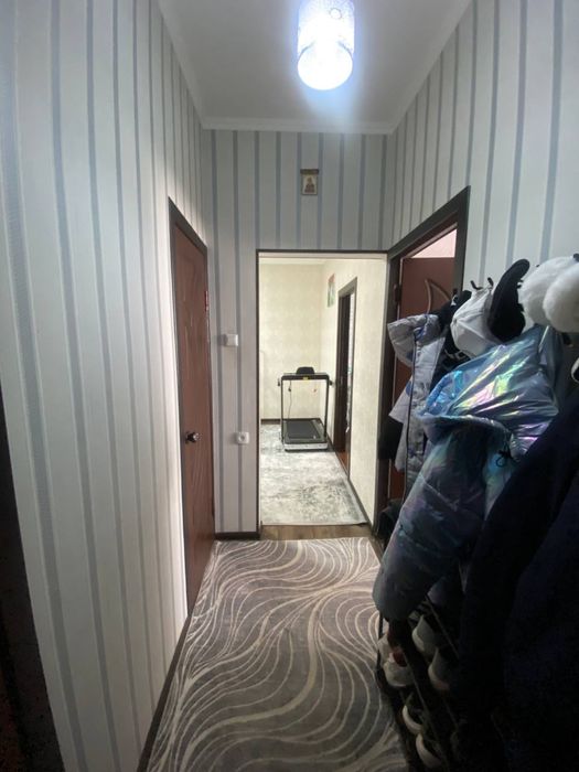 Продаю 3х комнатную на 2 этаже от владельца